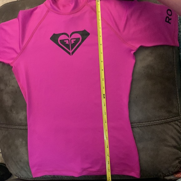 Pink Roxy Rash Guard 🏄‍♀️ ☀️ - Picture 7 of 7